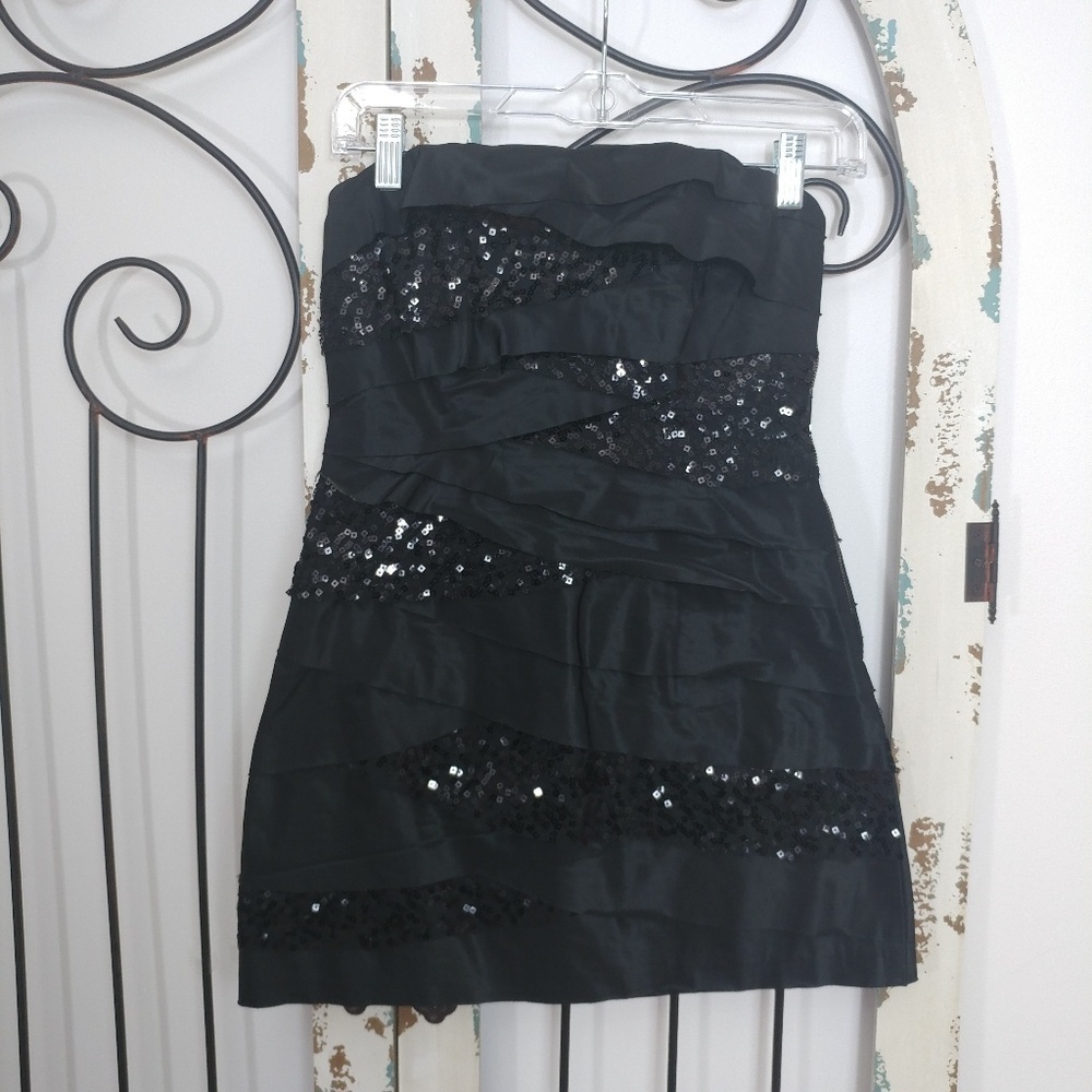 Forever 21 strapless sequin black dress size 2